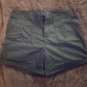 Dark Green amazing out door shorts!!!